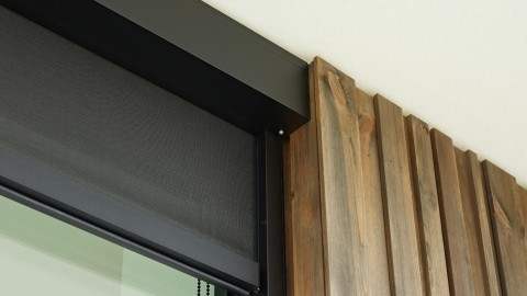 Screen met hout gecombineerd