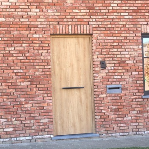 Deur model 'Verticale planchetten' geplaatst door Winfera in Hoeselt