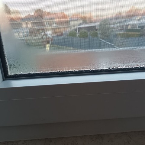 Waterdam op mijn raam